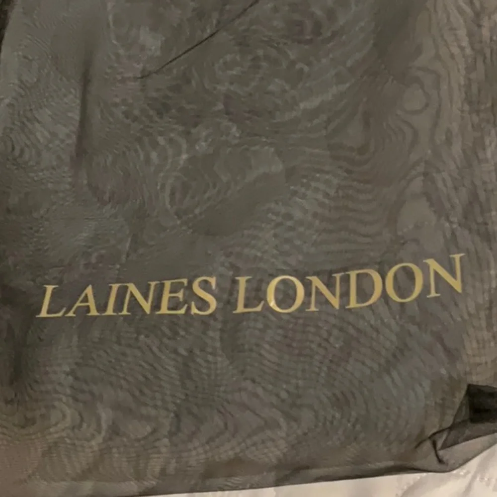 Laines London Slippers NWT Medium - Picture 4 of 16